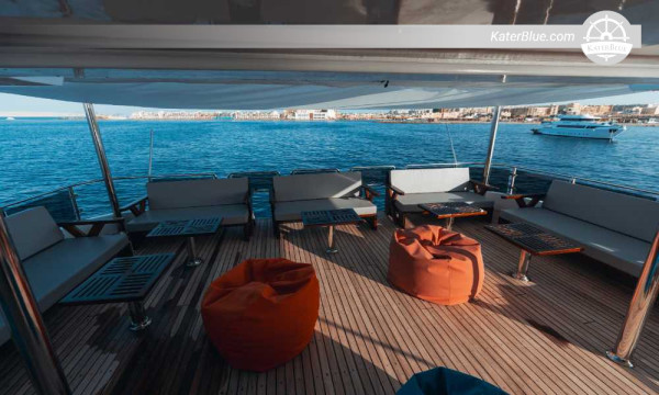Southern Red Sea Liveaboard – 7 Nights from Port Ghalib covering Daedalus Reef, Zabargad, Rocky Island, St. John’s, Fury Shoals and Elphinstone with nitrox and pro guides