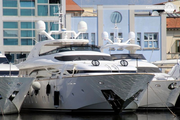 Iate a motor Maiora 35,25m 2010 à venda – Reforma em 2024 – 4 cabines de hóspedes – Toscana, Itália