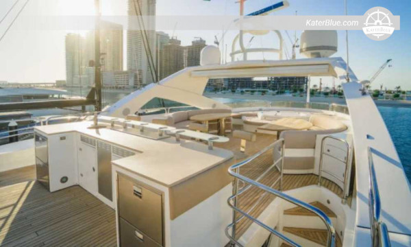 Skippered Weekly Charter på Sunseeker 131 ft – East Coast Adventure & Musandam Fjords – Dubai Marina til Jumeirah Beach, Dibba, Al Aqah, Snoopy Island, Fujairah Fort, Khor Fakkan, Kalba & Musandam