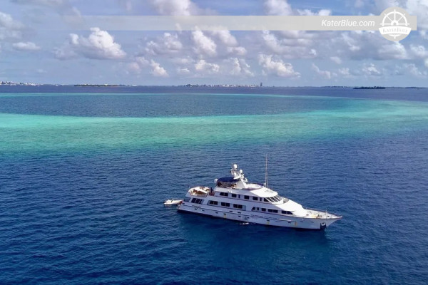 2002 Ocean Pacifico Diana – 38,1 m motorová jachta, 8 kajut, Phuket, Thajsko