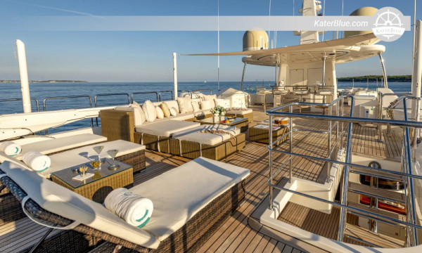 7-dages Abu Dhabi Superyacht-rejse på CRN 150 fods motoryacht fra Dubai Marina