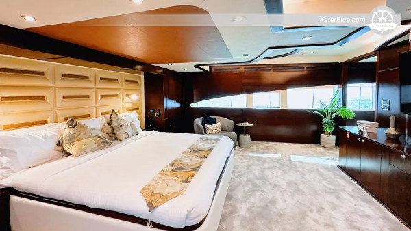 7-dages Abu Dhabi Grand Voyage på Majesty 140 fods Tri-Deck Superyacht fra Dubai Marina