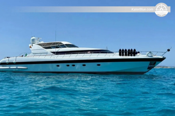 Sprzedam Mangusta 105 Sport 1999 – 31,4 m otwarty mega jacht, 4 kabiny, Udine, Włochy