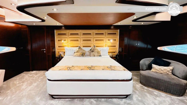 7-dages Abu Dhabi Grand Voyage på Majesty 140 fods Tri-Deck Superyacht fra Dubai Marina
