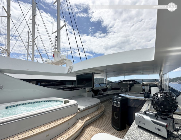 Weekly Luxury Yacht Charter - 43m Motor Yacht with 6 Cabins, Crew, Jacuzzi & Gulf of Gökova from Yalikavak Marina, Turkey