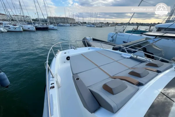 Ladenstein L72 2004 for Sale in Antibes, France – 21.85m Cruiser, 4 Cabins, MAN 1100hp, Flybridge Jacuzzi
