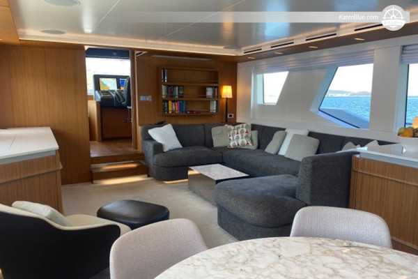 يخت رحلات ألومنيوم من طراز Cantiere delle Marche Nauta 90 بطول 27 مترًا، موديل 2014، معروض للبيع، يتميز بقدرة على الإبحار لمسافات طويلة.
