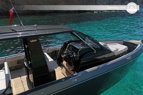Продается моторная яхта Astondoa 82 GLX Flybridge 2000 года выпуска – 25 м, 4 каюты + экипаж, три двигателя MTU, Аликанте.