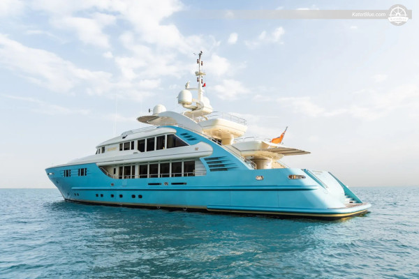 يخت فاخر من طراز ISA Yachts بطول 47.5 متر، تم تجديده عام 2007/2022، معروض للبيع في دبي