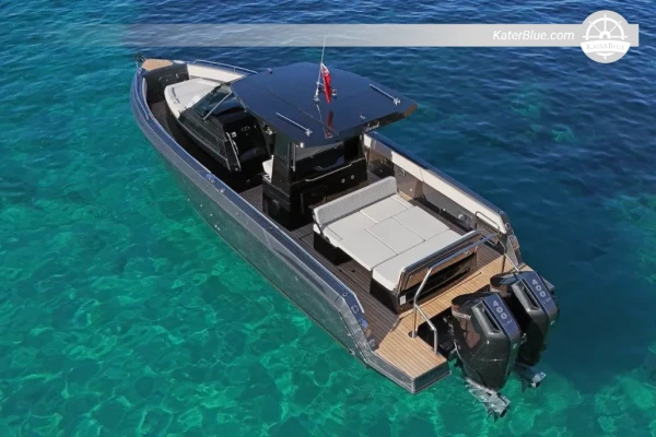 Продается моторная яхта Astondoa 82 GLX Flybridge 2000 года выпуска – 25 м, 4 каюты + экипаж, три двигателя MTU, Аликанте.