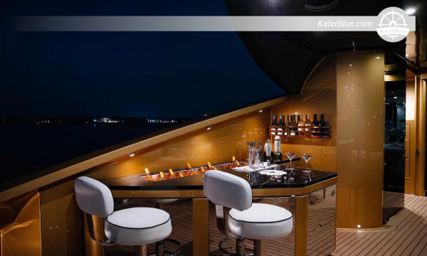 Location de yacht avec équipage AK ROYALTY (7 jours) - Bahreïn vers le Qatar, Doha, la mer intérieure et Zekreet au départ de la marina d'Amwaj