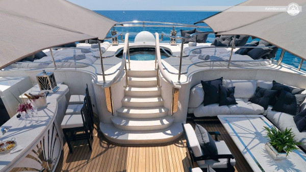 Benetti 64M Super Luxury Yacht Charter – 7-Day Southern Red Sea Umluj &amp; Al-Wajh Escape from Sindalah
