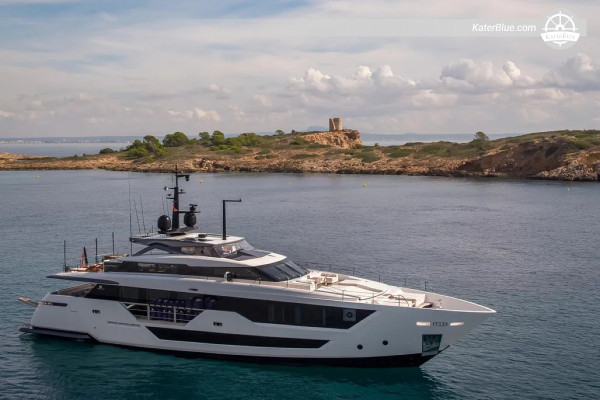 Custom Line 28m Lyxig Retreat på Östra Öarna - 7-dagars Yachtcharter från Lusail till Pärl-, Banan- och Safliyaöarna