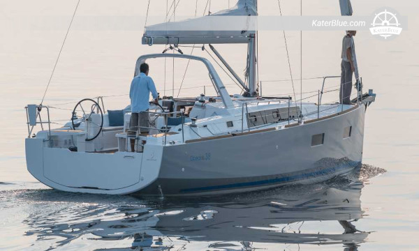 Location de voilier sans équipage à la semaine à Athènes – Beneteau Oceanis 38 (11,6 m, 2014-2015), 3 cabines, 6 personnes – Circuit prolongé dans les Cyclades via Paros, Mykonos, Syros, Kea et Sounion