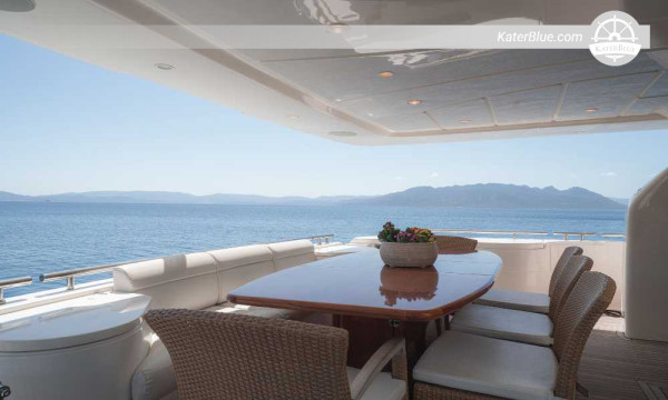 Hidden Cyclades Serenity – Ferretti 830 Fly Ugentlig Besætningscharter fra Athen