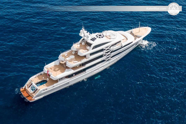 Sindalah'tan Güney Kızıldeniz'de 88 metrelik Golden Yachts teknesi kiralama - Umluj ve Al-Wajh