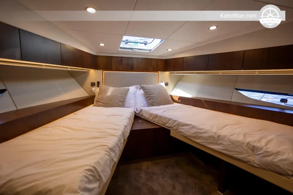 Fairline Squadron 50, 2025., 15,24 m, flybridge, 3 kabine, dva Volvo IPS650 (960 KS), Williams Jet Tender – na prodaju u Seattleu (plaćena carina)