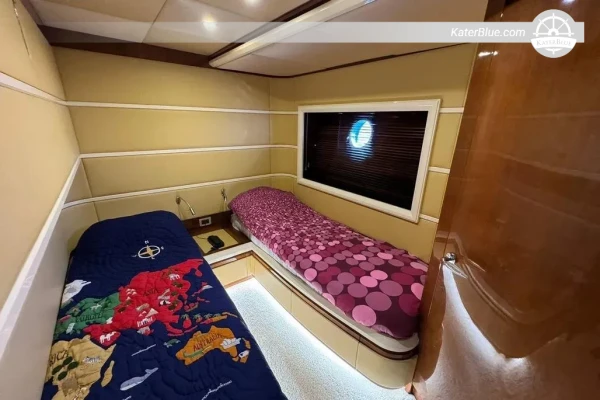 2003 Azimut 98 Leonardo 30m Açık Mega Yat, 2023 Yenileme, Çok Düşük Saat Kullanımı – Dubai, BAE