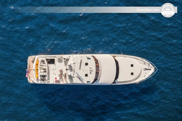 Motorna jahta Ocean Alexander 80 iz 2010., 24,38 m, 3 kabine s vlastitom kupaonicom + posada, dva motora CAT C32 3.300 KS – Prodaje se u Seattleu (američka zastava)