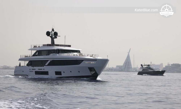 Superyacht Custom Line di 28 metri con equipaggio - Crociera di 7 giorni nel Mar Rosso settentrionale con partenza dal porto turistico di Jeddah (Obhur - Rabigh - Yanbu)