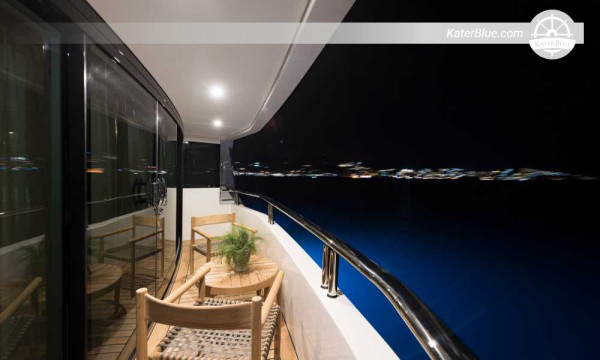 Týdenní pronájem luxusní motorové jachty CMB o objemu 47 metrů s posádkou - Hurghada Marina - Abu Minqar, Shaab El Erg a Giftun Kebir (až 12 hostů)