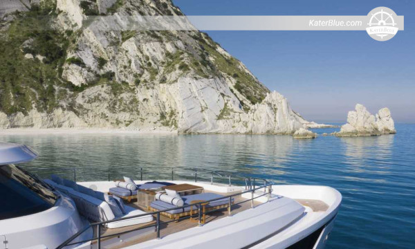 Superyacht Custom Line di 28 metri con equipaggio - Crociera di 7 giorni nel Mar Rosso settentrionale con partenza dal porto turistico di Jeddah (Obhur - Rabigh - Yanbu)