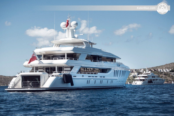 Týdenní pronájem luxusní motorové jachty CMB o objemu 47 metrů s posádkou - Hurghada Marina - Abu Minqar, Shaab El Erg a Giftun Kebir (až 12 hostů)