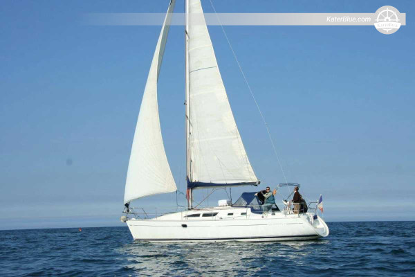Weekly Bareboat Charter from Saint-Malo to Chausey, Jersey, Sark, Guernsey and Herm - Practical Channel Islands Sailing for 6 Guests