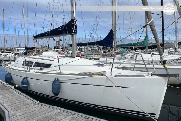 Weekly Bareboat Charter from Saint-Malo to Dinard, Saint-Briac, Saint-Cast, Cap Fréhel and the Rance River - Scenic 6 Berth Sailing Holiday