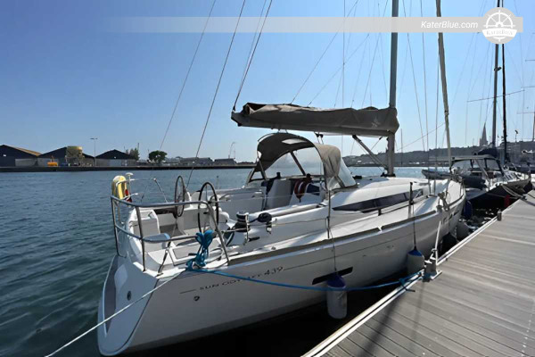 Weekly Bareboat Charter Saint-Malo Channel Islands Adventure via Chausey Jersey Sark Guernsey Herm and Return - 7 Days 6 Nights 43 ft Yacht for 10 Guests