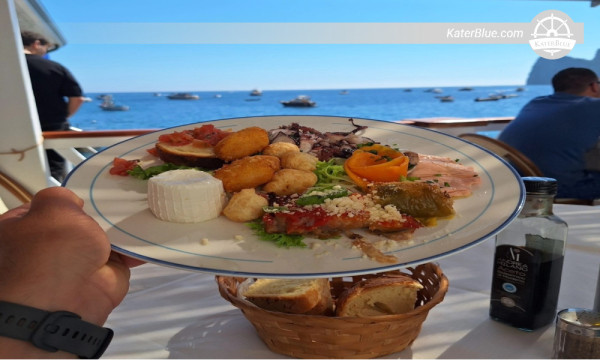 Private Amalfi Coast Day Charter from Amalfi with Emerald Grotto, Positano and Li Galli Islands