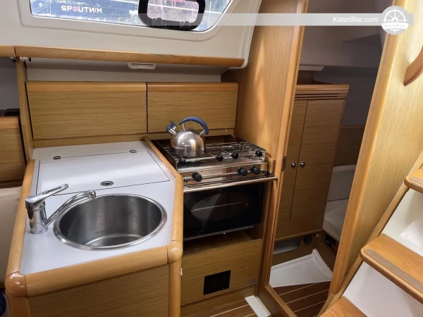 Weekly Bareboat Sailing Charter from Saint-Malo to Chausey, Jersey, Guernsey, Herm, Sark and Alderney - 2 Cabin Keel Sailboat for 6 Guests