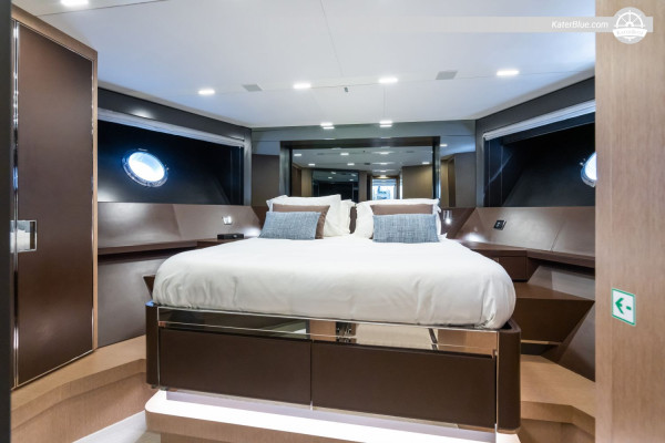 Luxury Skippered Day Yacht Charter Amalfi to Nerano Li Galli Positano Full-Day 12 Guests