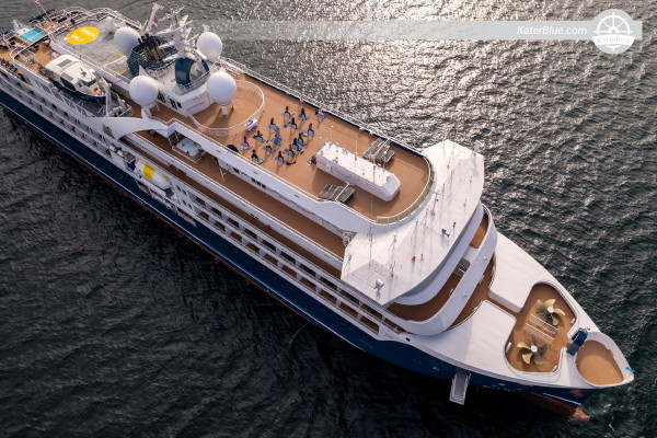 15-Day Luxury Expedition Cruise from Ushuaia to South Georgia and the Antarctic Peninsula for up to 192 guests with full crew service