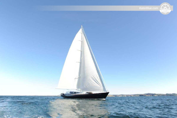 18-Day Dubois 37m Luxury Sailing Yacht Charter from Cape Town to Seychelles via Mozambique, Vilankulo and Nosy Be