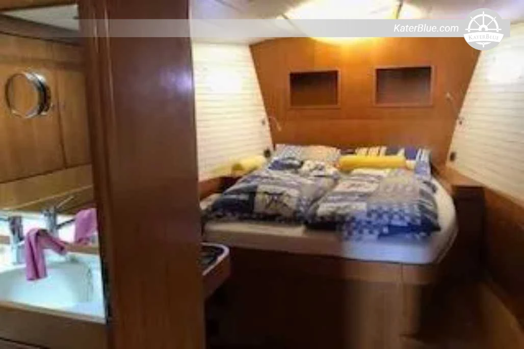 2001 Grand Soleil 70 Sailing Yacht for Sale – 21.9m Felci Design Racer-Cruiser, 4 Cabins, Refit History, Kiel