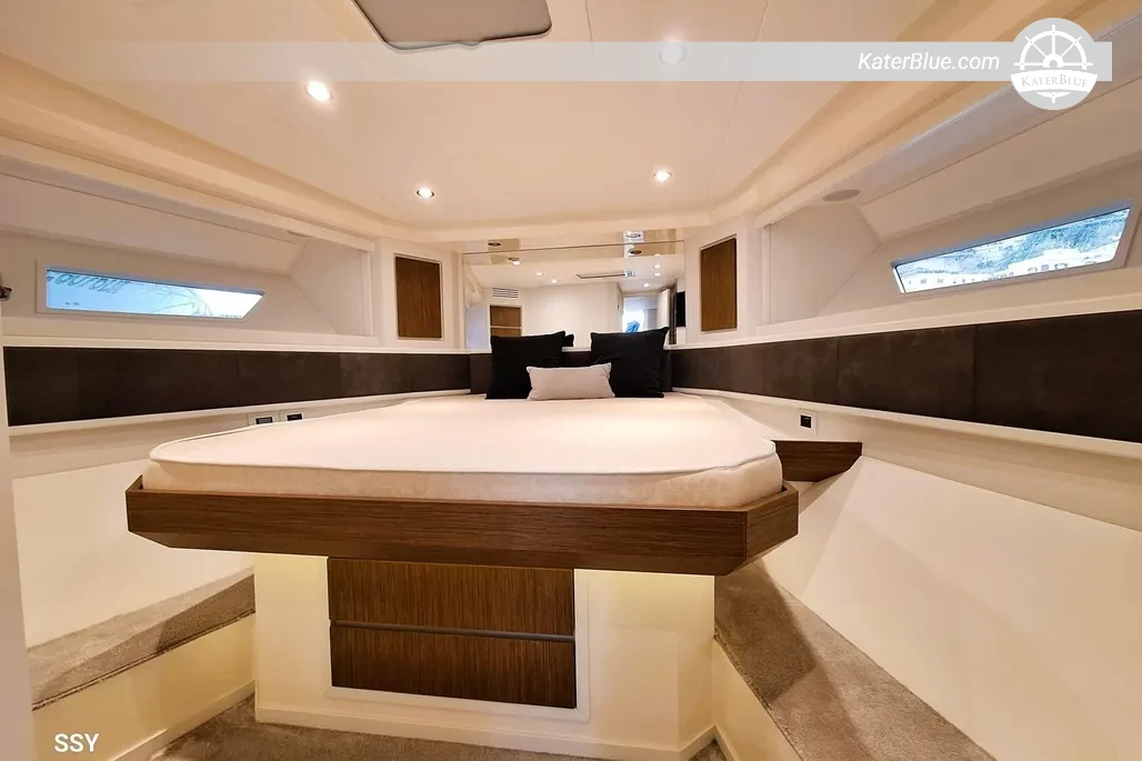 2024 Itama 62 RS For Sale – 19.3m Express Cruiser, 3 Cabins, Italian Flag, Naples Napoli
