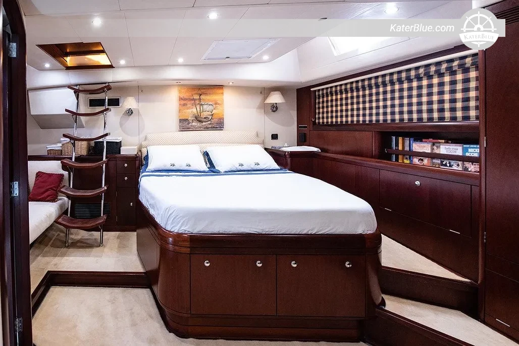 2004 Oyster 82 For Sale – 25m Cutter Sailing Yacht, 3 Cabins, Bluewater Cruiser, Genoa Genova