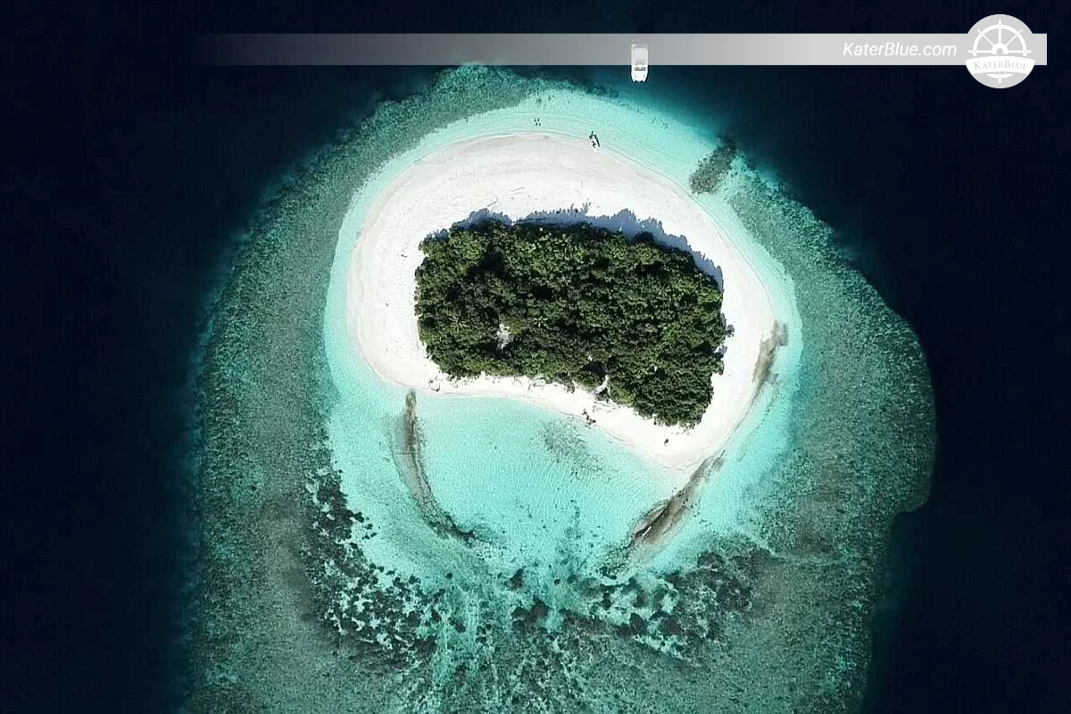 6 Day Private South & North Malé Atolls Yacht Charter with Sharks Turtles & Island Visits from Malé Maldives