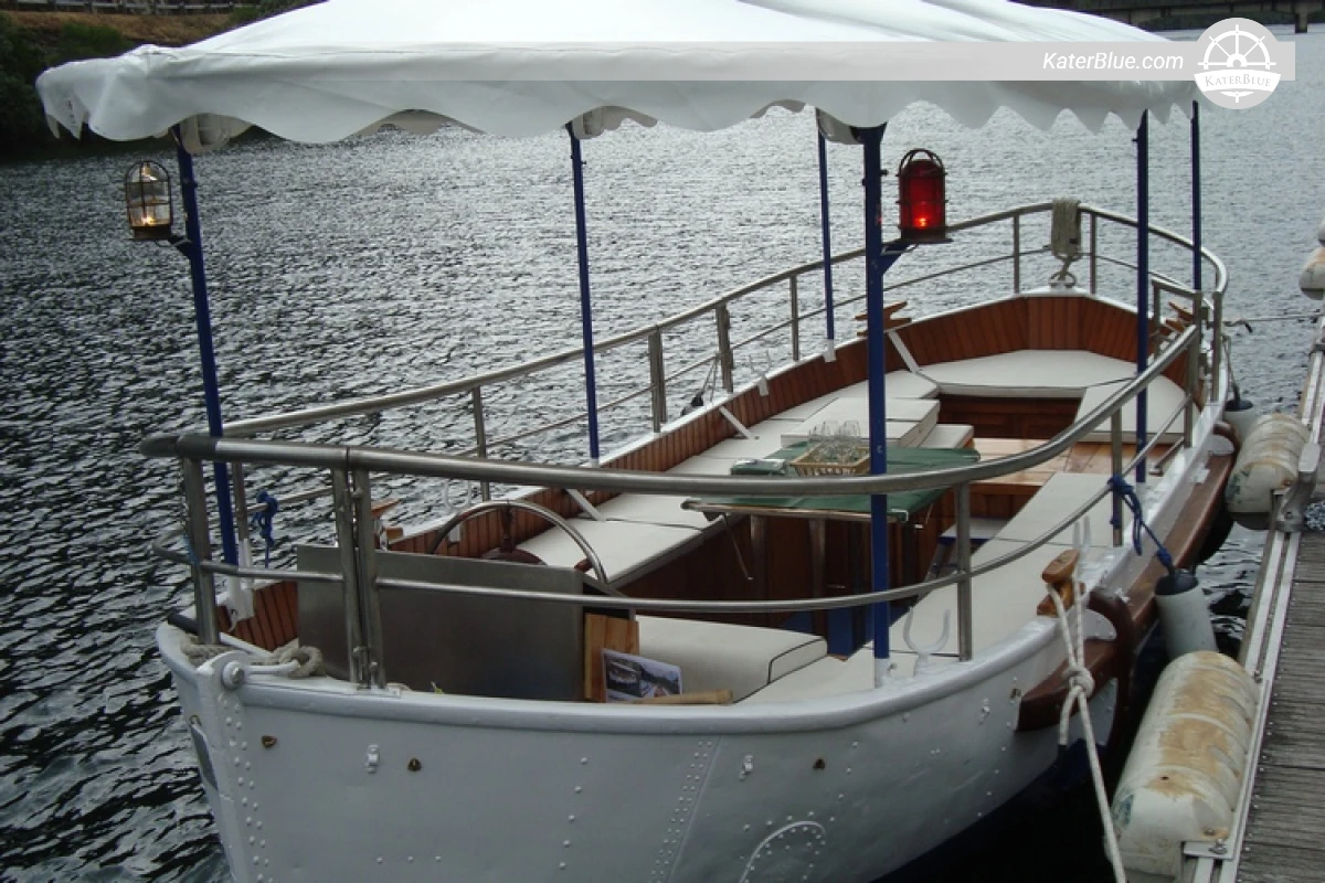 1958 Unsinkable Rescue Boat for Sale in Lugo, Spain - 6.70m Aluminium Passenger Vessel for 12 Guests