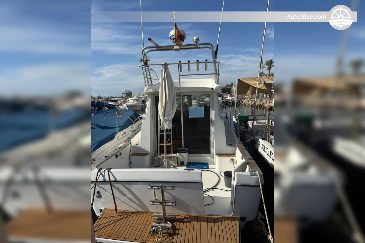 2004 Beneteau Antares Series 9 8.23m Motor Boat with Cabin for Sale in Malaga, Spain