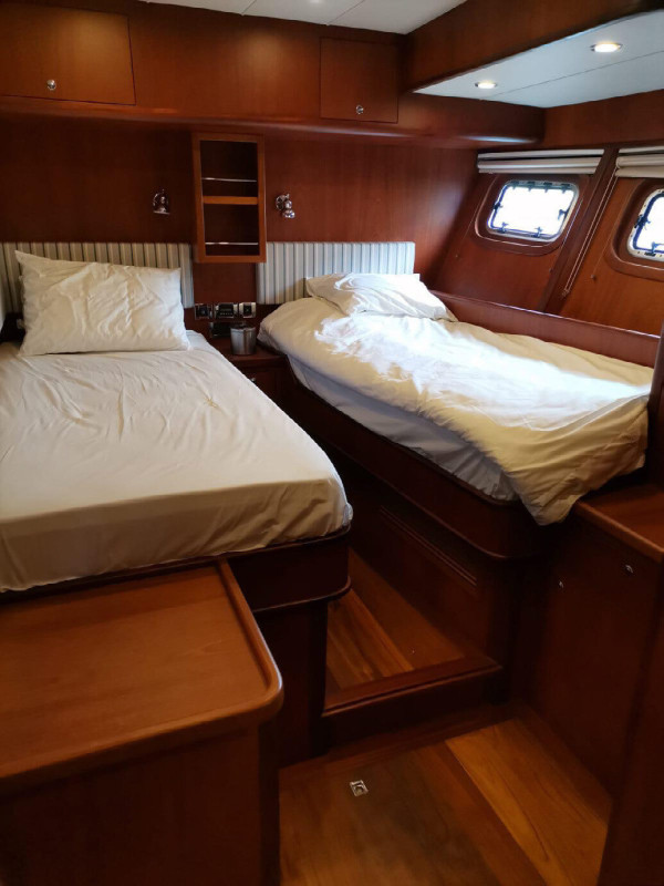 Speziell entworfene Luxusyacht in sehr gutem Zustand und niedrigen Motorstunden zum Verkauf in der Türkei