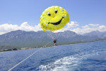 Actividad de Parasailing en Antalya Kemer Turquía