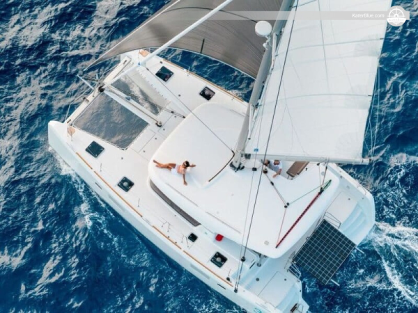Offre de location à la journée sur un catamaran Deluxe Mellieha-Malte
