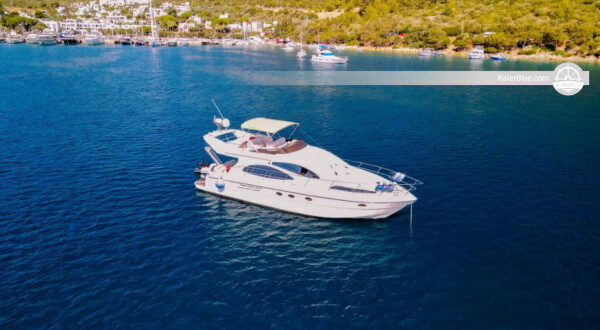 Lovely Day tour with Motor Yacht AZIMUT 46 FLY charter in Bodrum Muğla Turkey