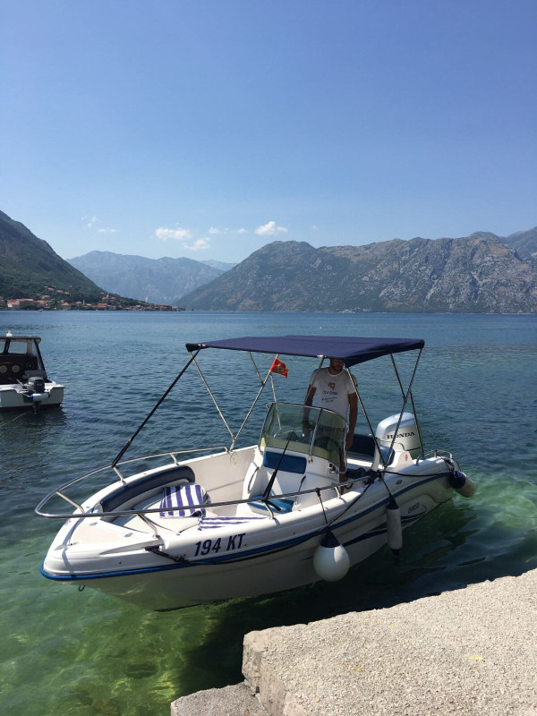 Excursión privada a la Cueva Azul y cruceros desde la bahía de Kotor, Montenegro