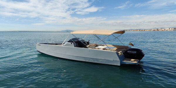 Enjoyable 3 hours Sails with an incredible Motor boat in Málaga, Spain