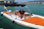 İspanya'nın Malaga kentinde Sportif bir Motorlu tekne ile Fantastik 2 Saat Yelken Açıyor