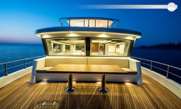 Lüks 4 kamaralı, 9 kişilik trawler tekne, haftalık kiralama, Yalıkavak, Türkiye
