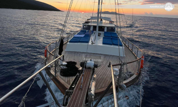 Wöchentliche Gulet-Charter ab Marina Orikum für umfassende Entdeckungen der albanischen Küste, Albanien
